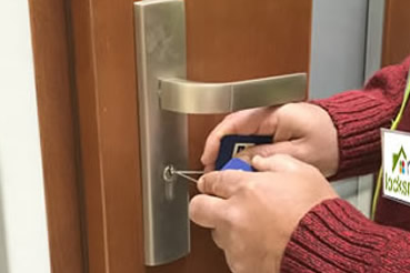 Burglary repair by Woodfield locksmith